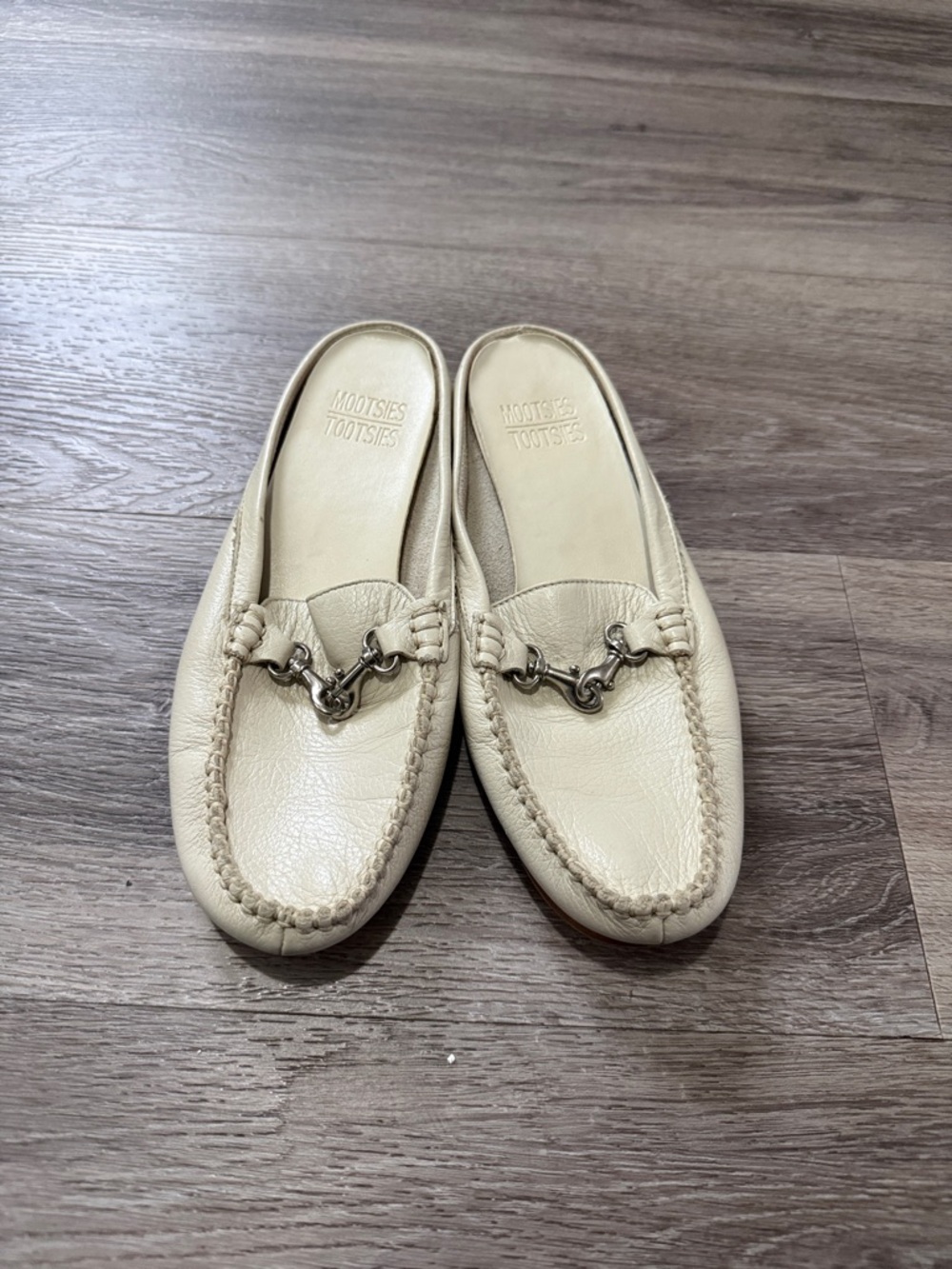 Mootsies Tootsies Cream Leather Slip-On Bit Loafers